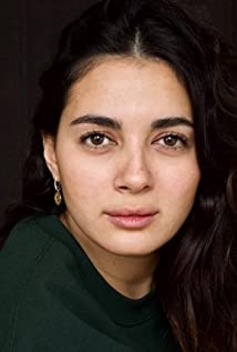 Mounia Zahzam